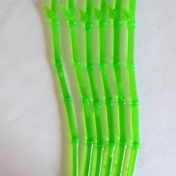 BAMBOO SHAPED GREEN PLASTIC DRINK COCKTAIL GLASS TUMBLER SET + STIRRERS (NEW) - Picture 10 of 11